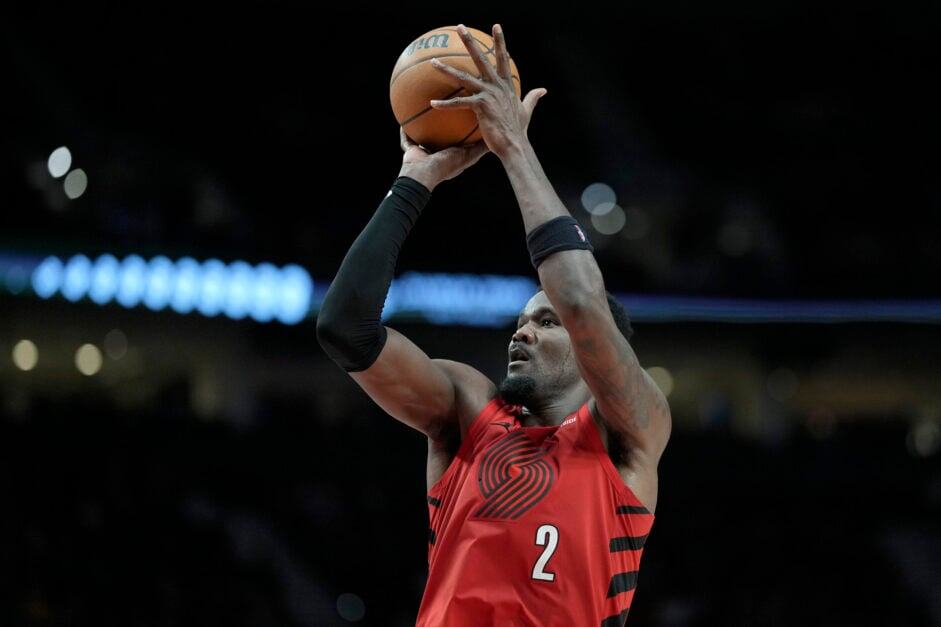 Deandre Ayton #2 of the Portland Trail Blazers shoots the ball during the second half against the Sacramento Kings.